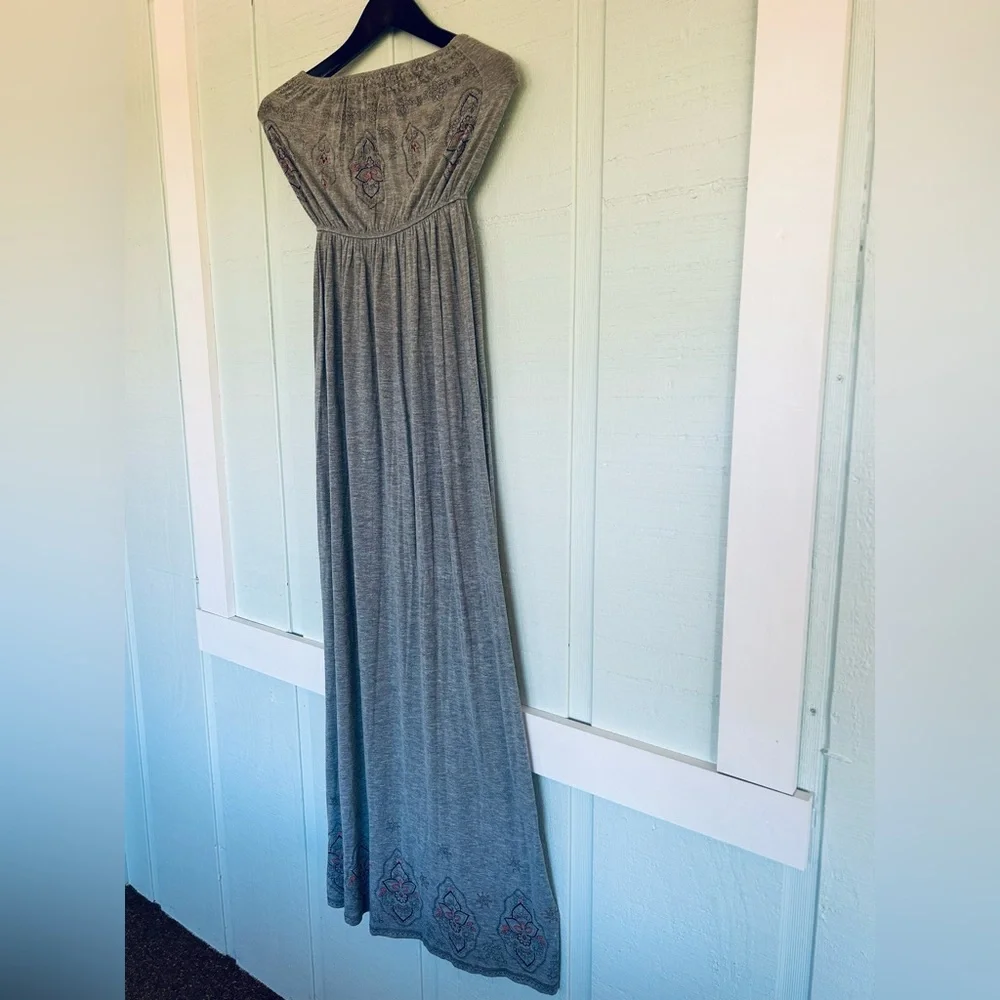 Love Tree Gray Maxi Dress Women's Small Strapless Printed Boho Stretch (B9-1041)